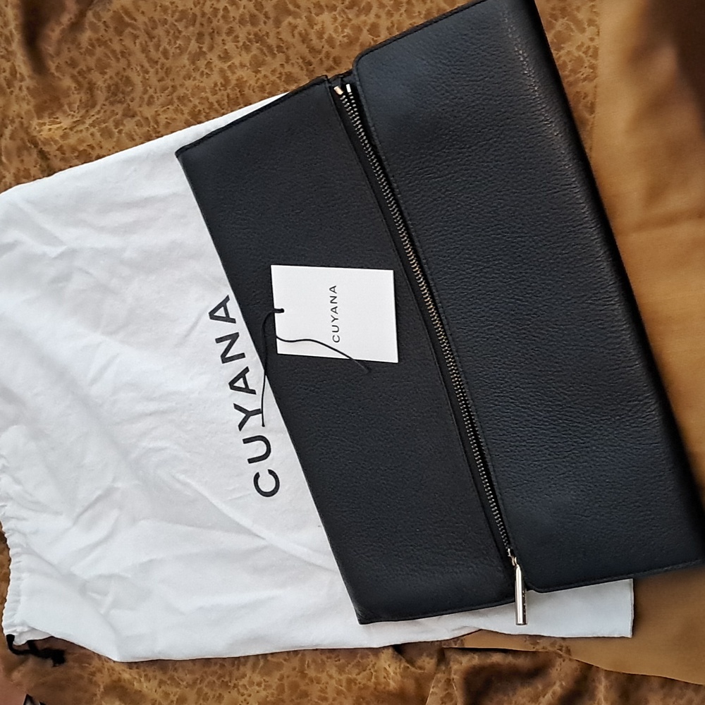 NWT Cuyana Black Pebbled Leather Laptop/ Tablet Sleeve